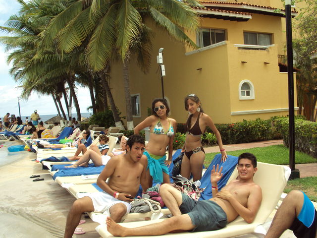 tomando el sol
